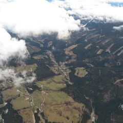 Flugwegposition um 13:52:51: Aufgenommen in der Nähe von Gemeinde Aspangberg-Sankt Peter, Österreich in 2561 Meter